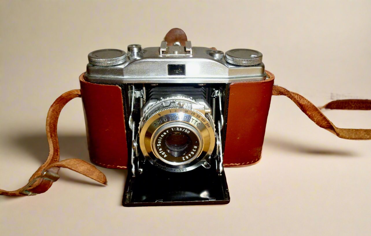 1950s AGFA Solinette II 35mm Folding Camera With Solinar 50mm 1:3.5 Lens And Ever Ready Case