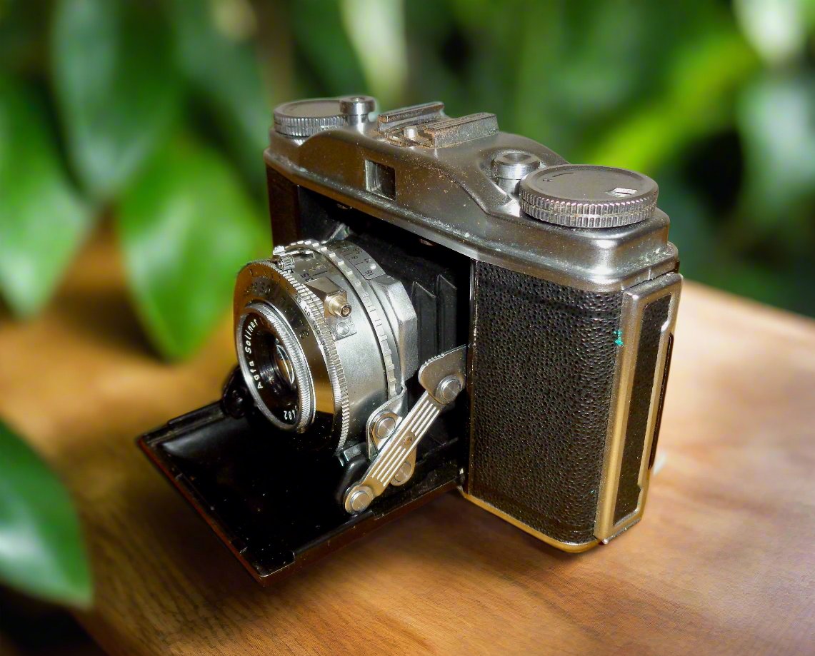 1950s AGFA Solinette II 35mm Folding Camera With Solinar 50mm 1:3.5 Lens And Ever Ready Case