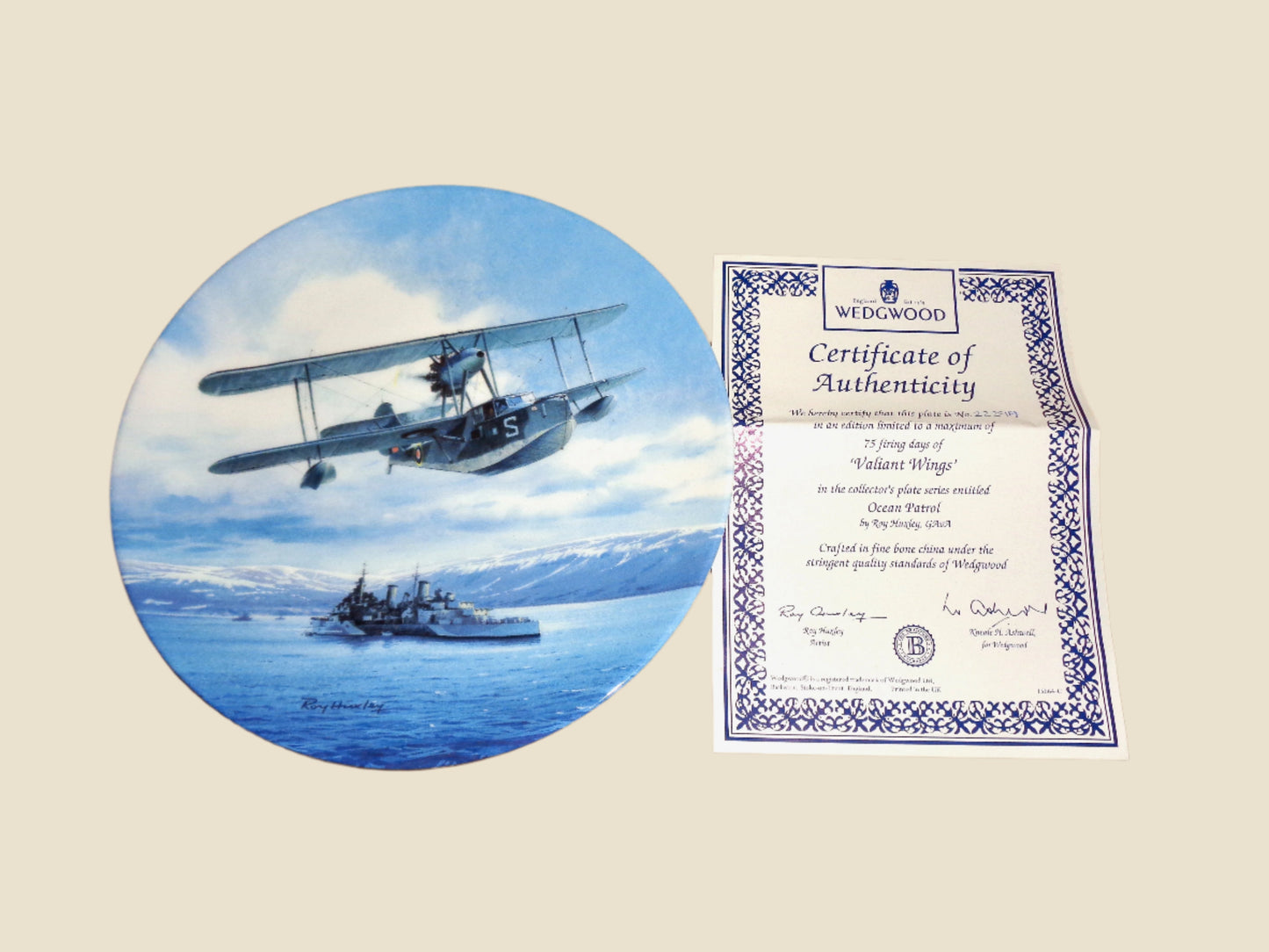 Wedgwood Valiant Wings Commemorative Collector's Aircraft Plate Number 2229A