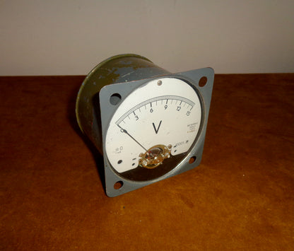 Vintage Military Panel Voltmeter Measuring 0-15 Volts Made By Pekly