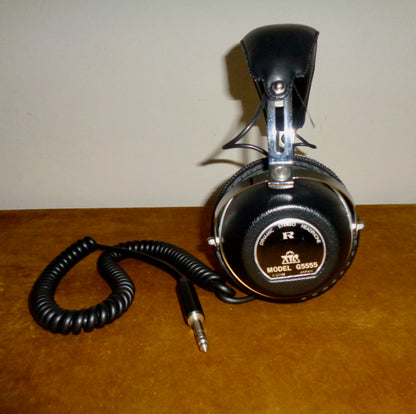 Vintage TTC Model G5555 8 Ohm Dynamic Stereo Headphones With Jack Plug