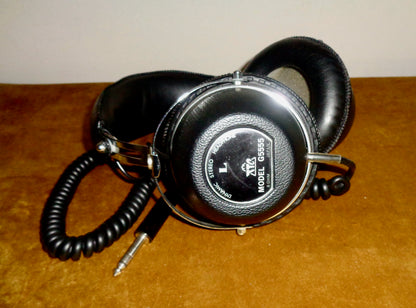 Vintage TTC Model G5555 8 Ohm Dynamic Stereo Headphones With Jack Plug