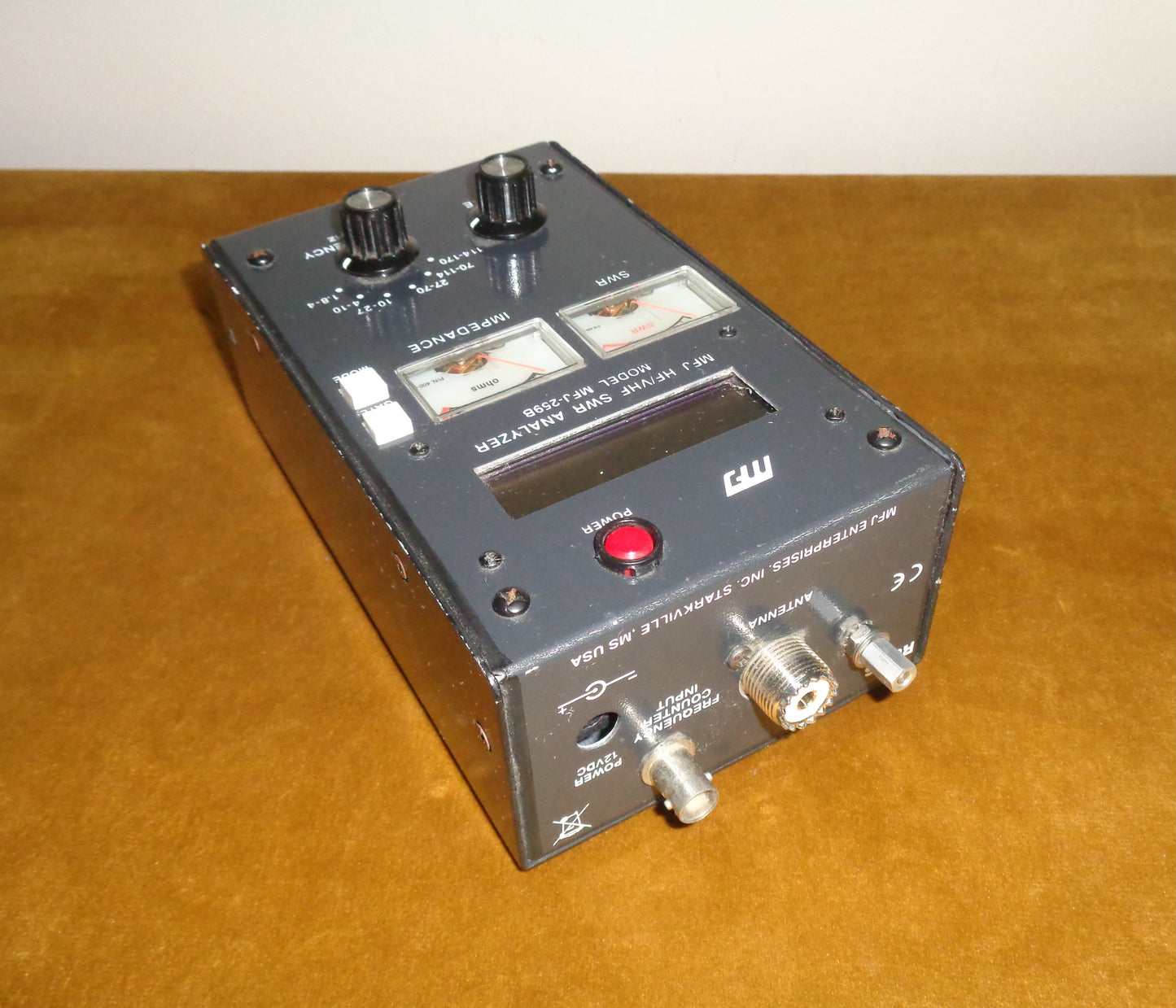 MFJ-259B HF/VHF SWR Analyzer