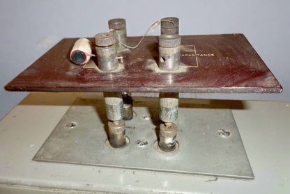 1960s Advance Q Meter Type T2 Circuit Magnification Meter