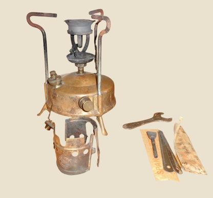 Vintage Primus No.210 Portable Paraffin Picnic / Camping Stove In Its Original Tin Case