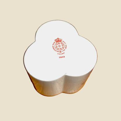 Royal Worcester Bone China Lidded Trefoil / Three Sided Trinket Box 3849
