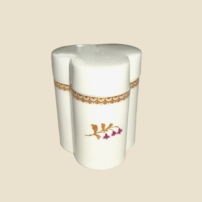 Royal Worcester Bone China Lidded Trefoil / Three Sided Trinket Box 3849