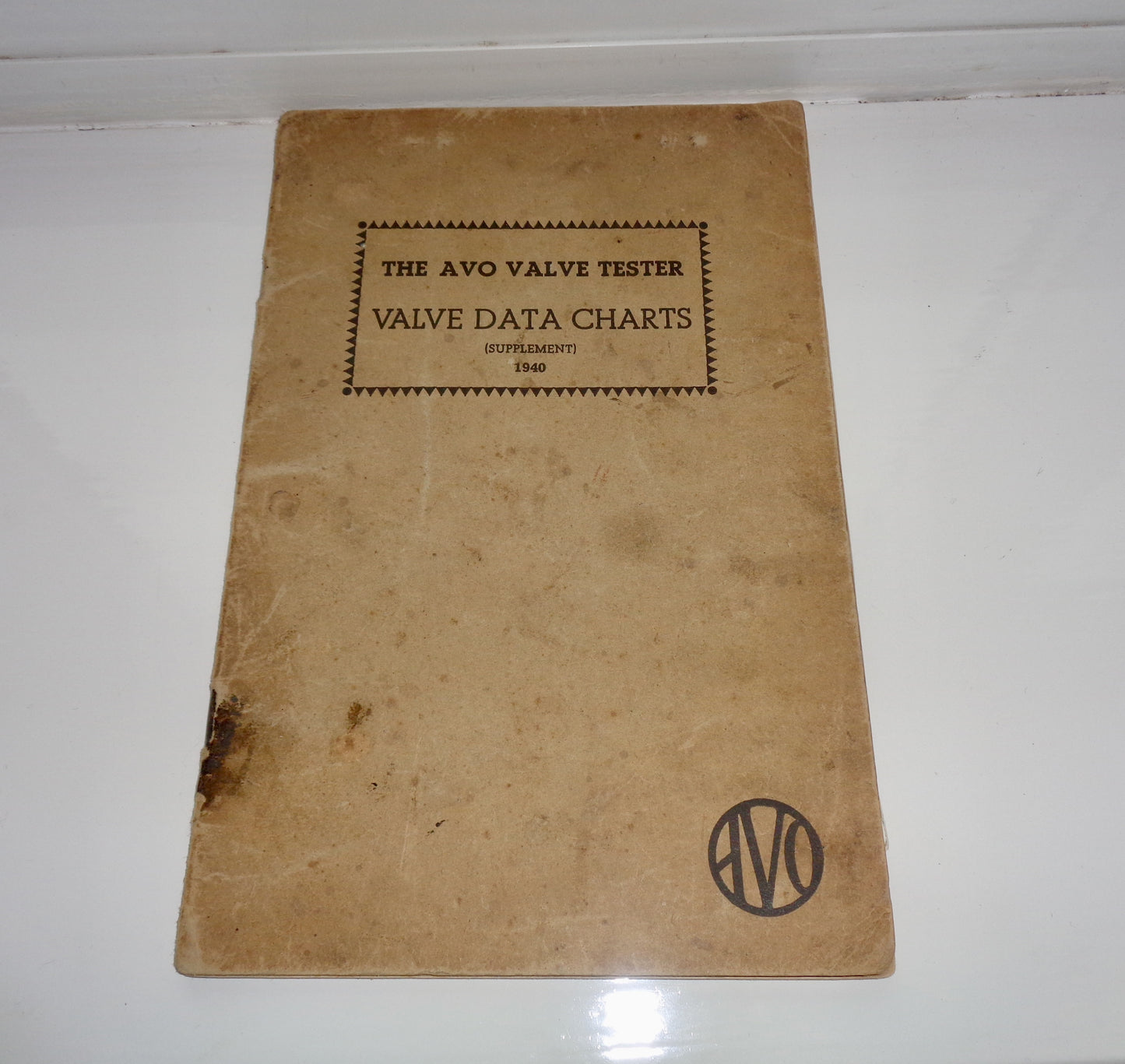 1940 AVO Valve Tester Instructions And Valve Data Charts Booklets