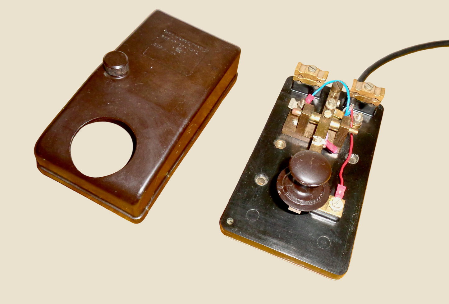1940s Marconi Air Ministry D Type Morse Key 10A/7373 With A Cracked Cover