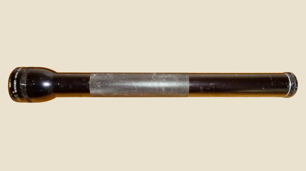 Preowned 17.5 Inch 5D Maglite Black Metal Torch For Spares / Repairs