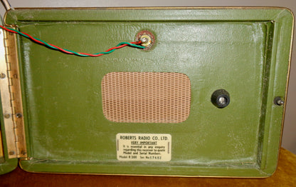 1960s Roberts Green R300 Transistor Portable Radio