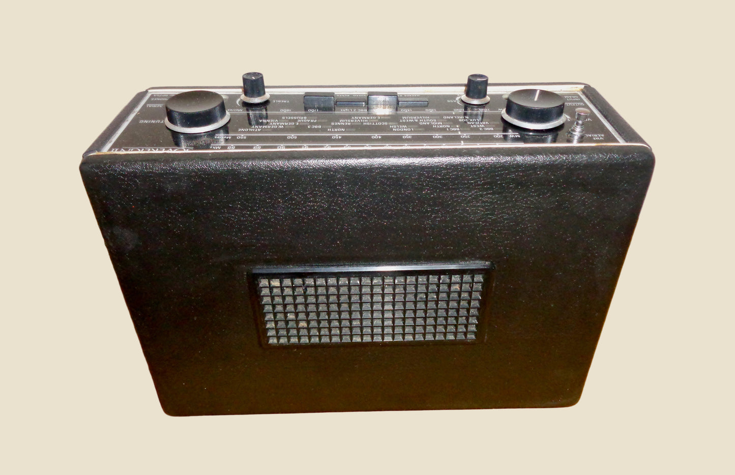 1970s Vintage Hacker Sovereign II RP25B VHF MW LW Radio Only Working On FM