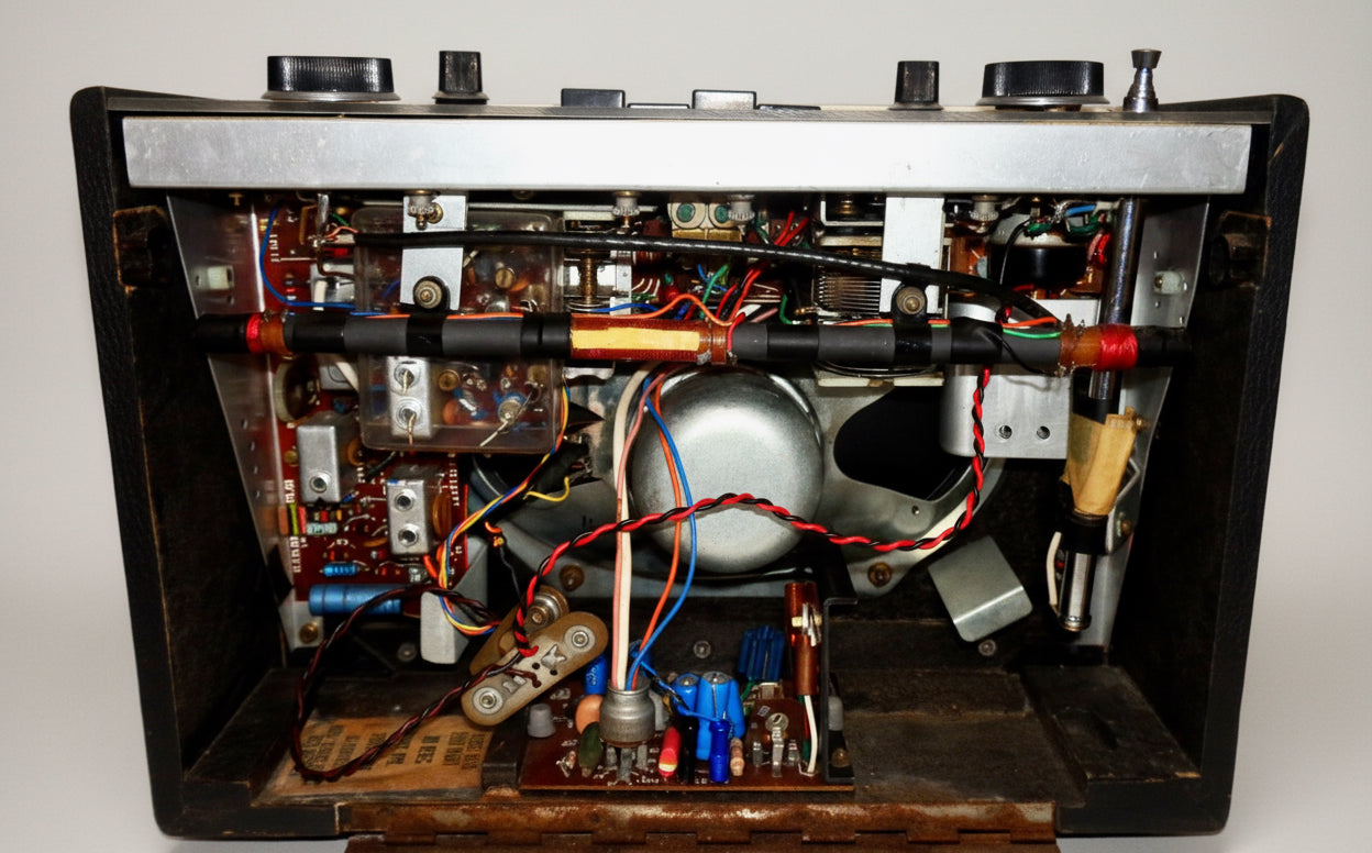 1970s Vintage Hacker Sovereign II RP25B VHF MW LW Radio Only Working On FM