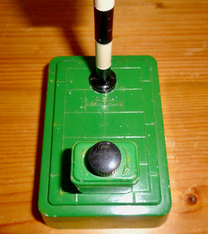 1950s British SEL Metal Battery Operated Traffic Light Toy Model 725