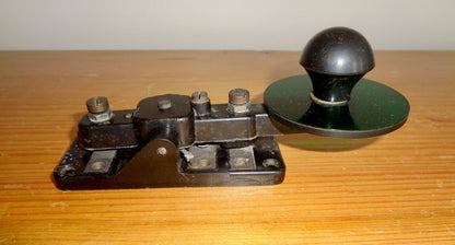 1940s Group 14 No.2 MK III WT 8 Amp Morse Key