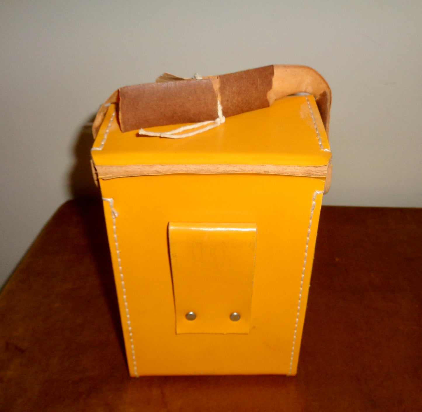 1970s AM5000 Air Flow Developments (AD) Anemometer in Its Original Yellow Leather Case