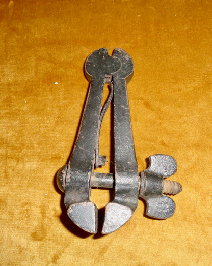 Vintage Cast Iron Jeweller's Hand Vice With 1 1/2 inch Jaws