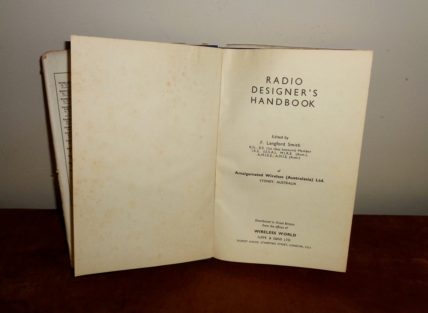 1940s Radio Designer's Handbook By The Wireless World