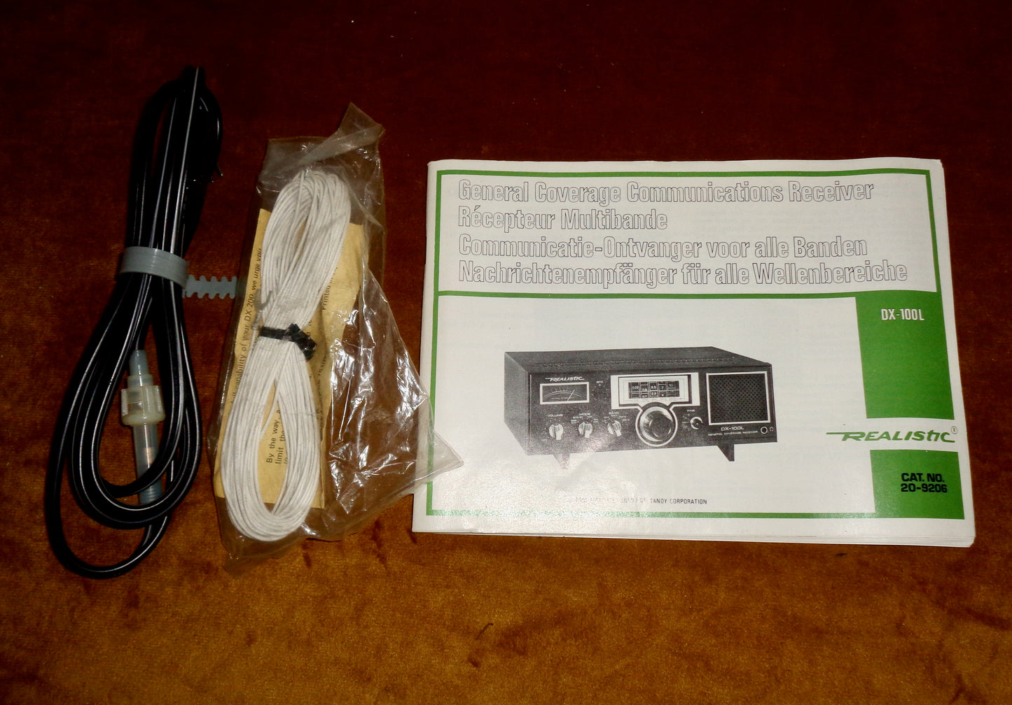 1980s Realistic DX 100L General Coverage Receiver New Old Stock