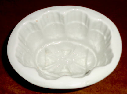 Antique 1 Pint Ceramic Jelly / Aspic / Blancmange Mould