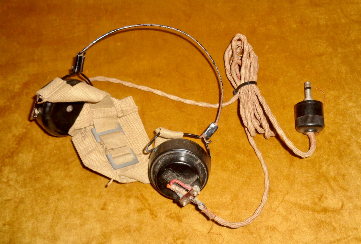 WW2 DLR No.5 Headphones SG Brown IBA5 With Jack Plug & Canvas Strap