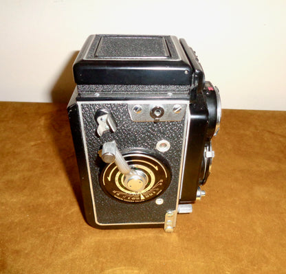1965 Minolta Autocord Twin Lens Reflex (TLR) Roll Film Camera