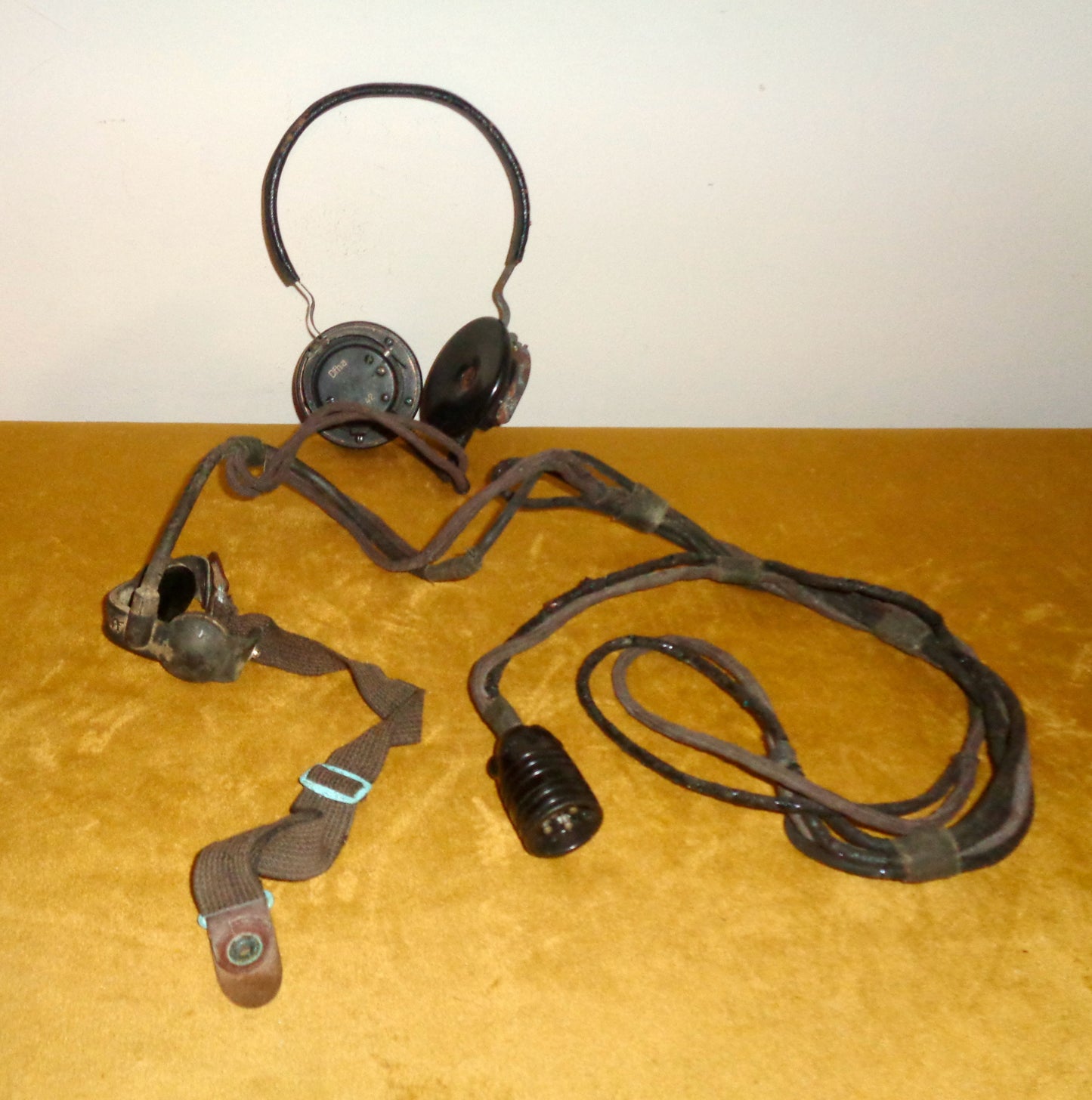 1942 German Army Headphones Dfha With Throat Microphone And Plug