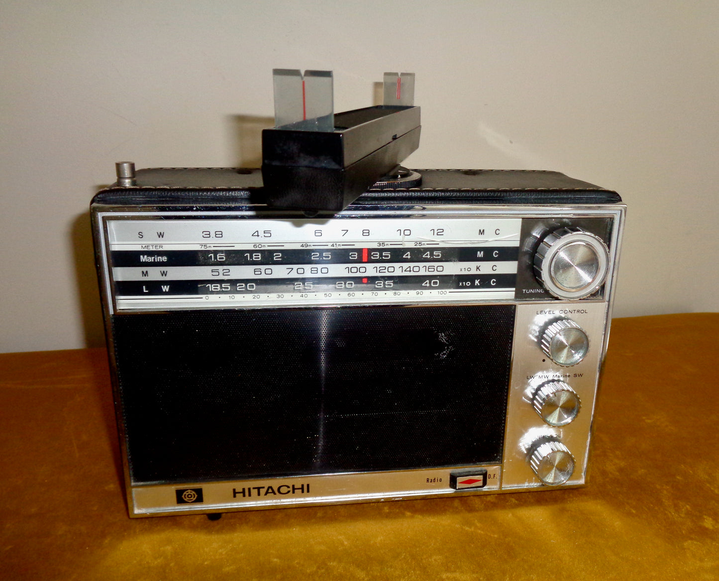 1970s WH 1160 Hitachi Transistor Radio With LW / MW / SW / Marine Bands