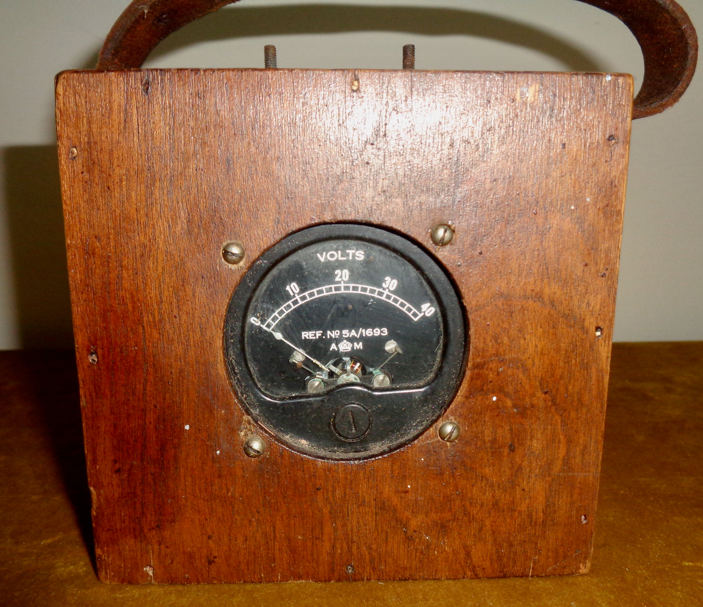 WW2 Air Ministry Voltmeter 5A/1693 In A Wooden Box 