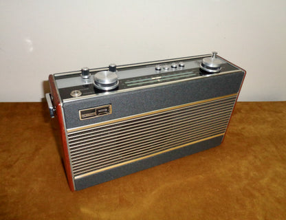 Vintage Roberts R900 MW/LW/FM Dark Grey Portable Transistor Radio