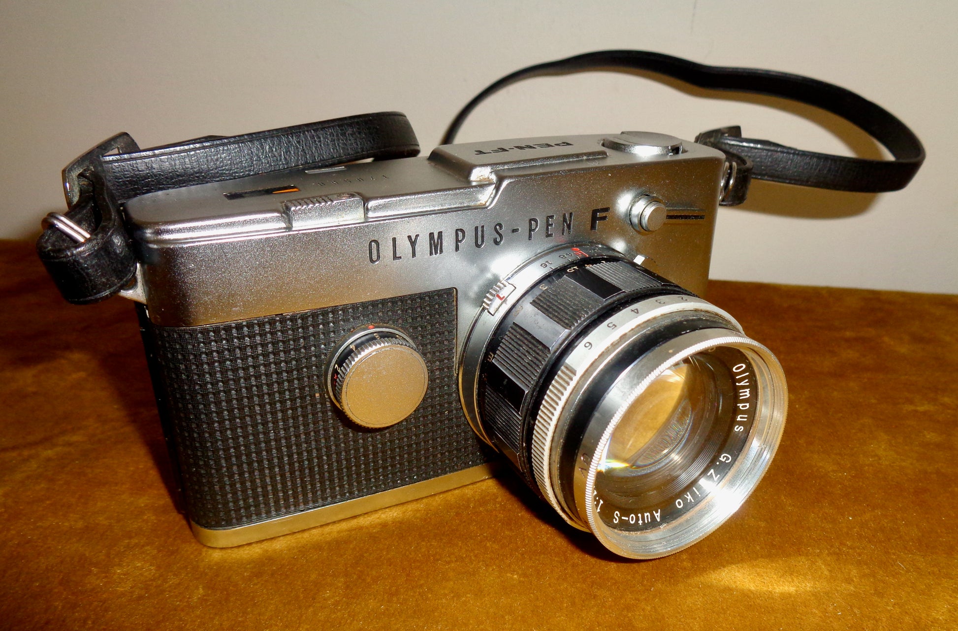 1960s Olympus Pen FT 35mm SLR Half Frame Camera With G Zuiko Auto-S f1.4 40mm Lens