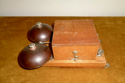 1937 Albert Pernet Paris 1000 Ohm Telephone Twin Bell Ringer Box. In Working Condition