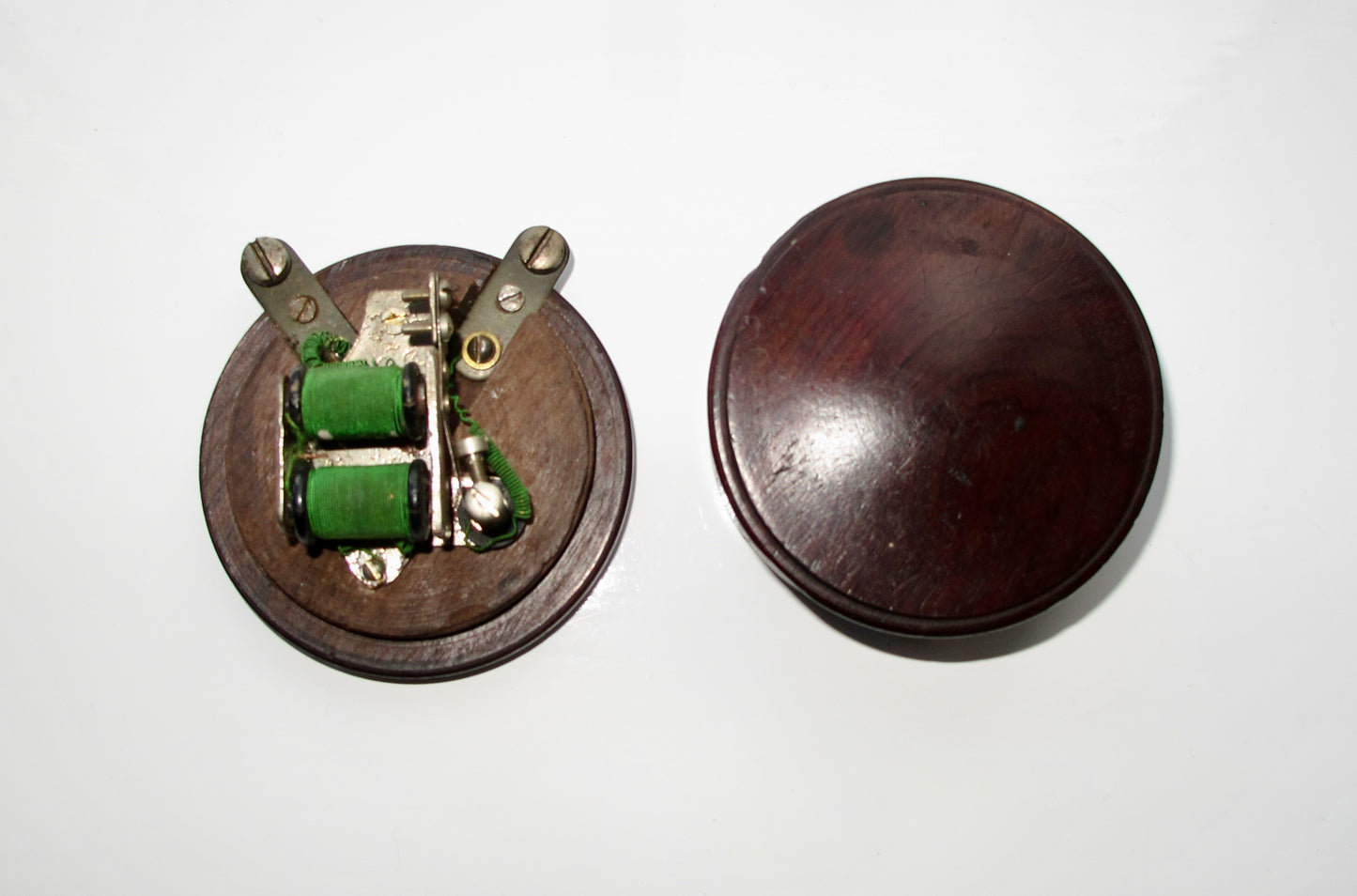 Vintage Wood Cased DC Electric Butler / Servant / Door Bell Buzzer