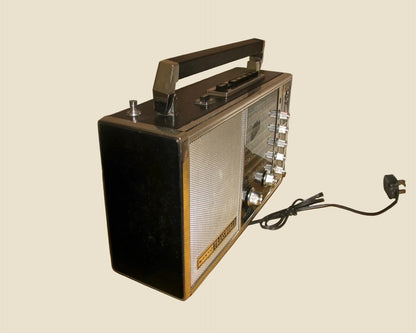 1960s Sanyo Transworld Six Band Transistor Radio 18H 815
