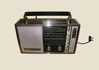 1960s Sanyo Transworld Six Band Transistor Radio 18H 815