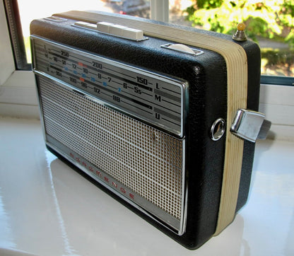 Vintage 1960s Nordmende Transita Deluxe UHF / MW / LW Transistor Radio