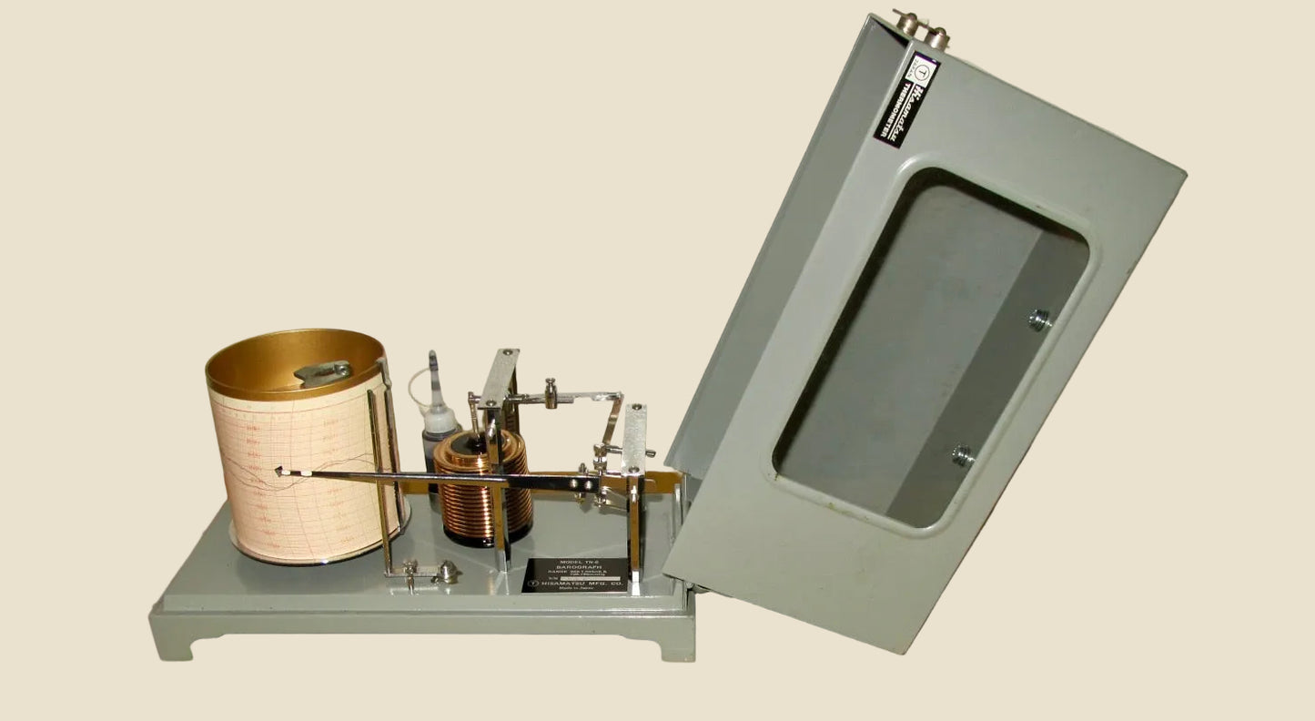 Vintage Hisamatsu TN-6 Barograph With Chart Paper