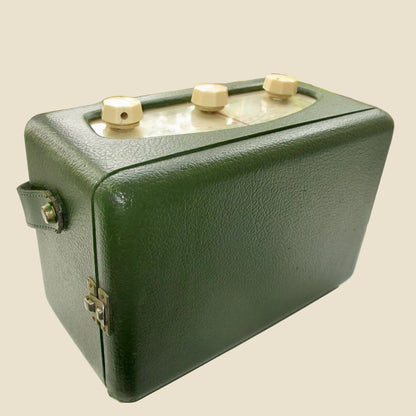 1950s Vintage Green Roberts R66 2 Waveband Valve Radio