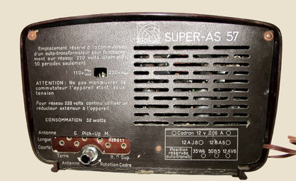 Vintage Radialva Super AS57 110 / 220 Volt Brown Bakelite Valve Radio