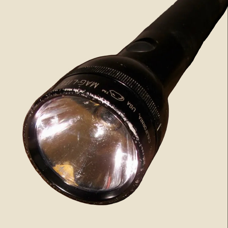 Preowned 17.5 Inch 5D Maglite Black Metal Torch For Spares / Repairs