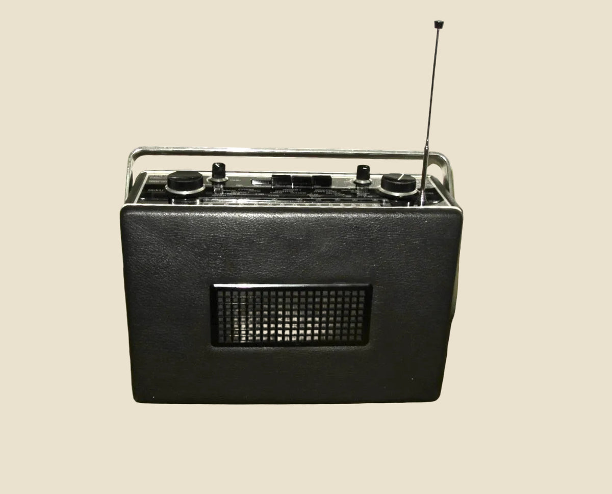 1970s Vintage Hacker Sovereign II RP25B VHF MW LW Radio