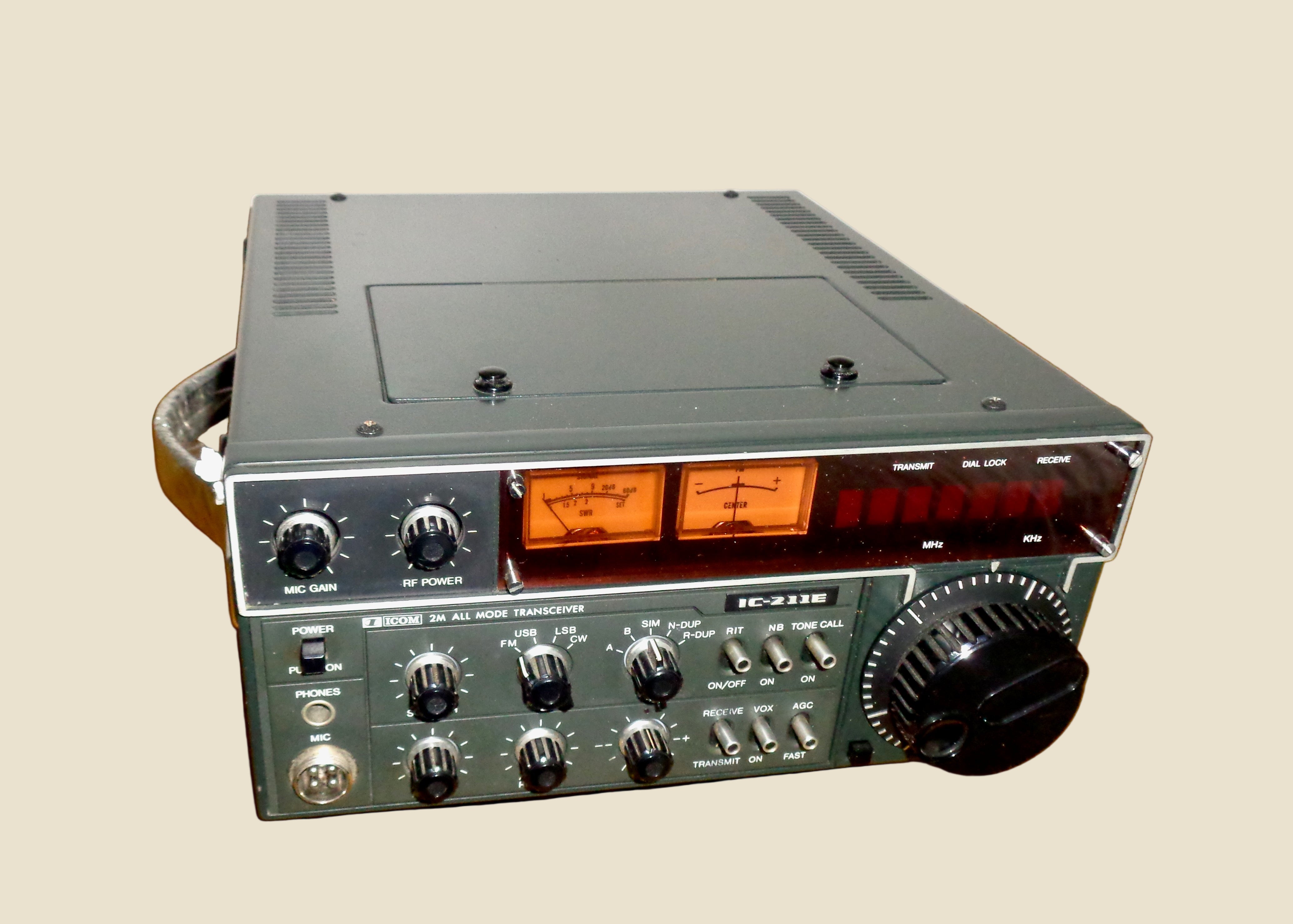 Icom IC-211E Portable Multi-mode 2-Metre Transceiver In Its Original B ...