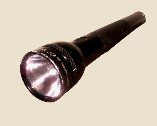Preowned 17.5 Inch Maglite Black Metal Torch For Spares / Repairs