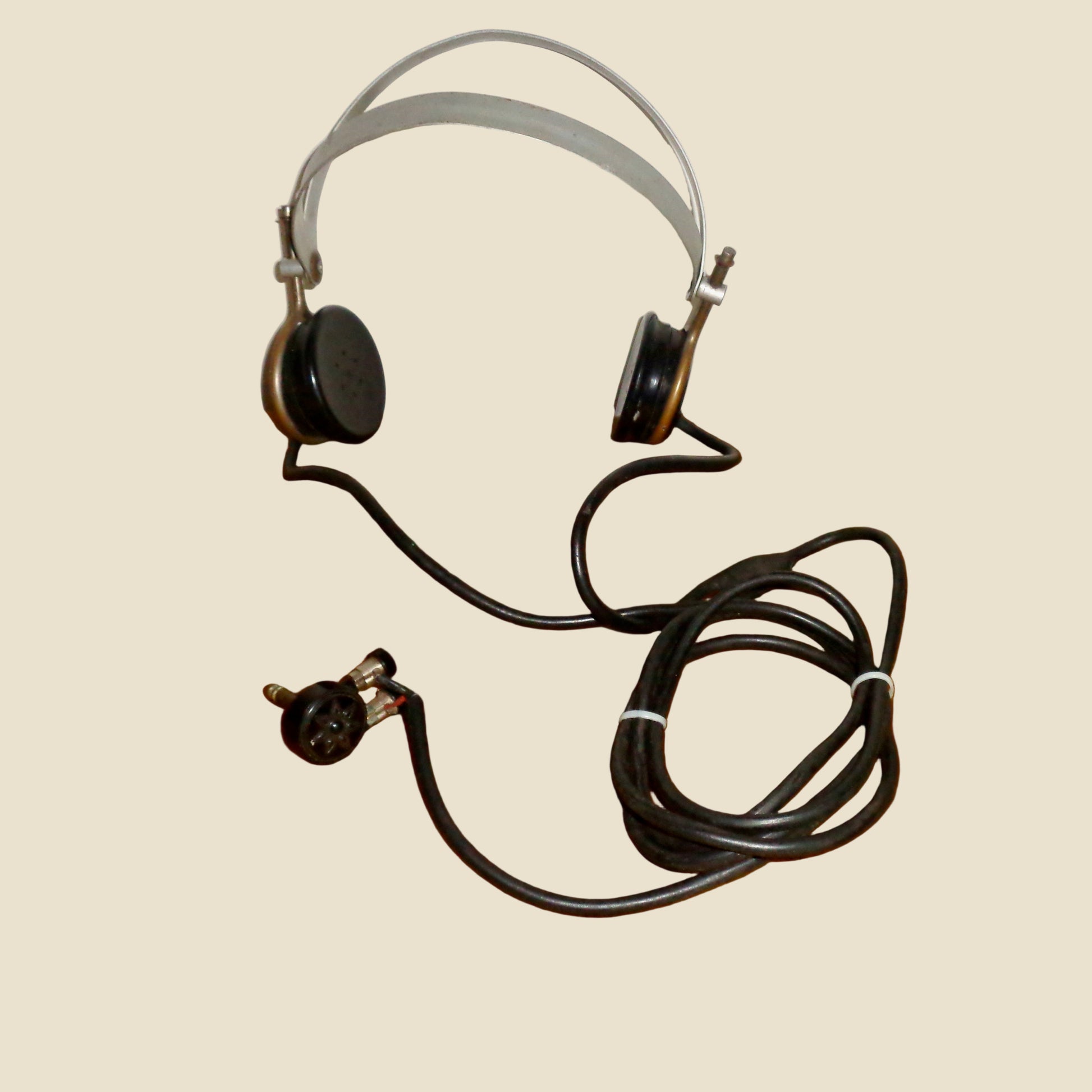 SG Brown Head Phones Type F R2000 Ohms With Bulgin Deckorum Connector