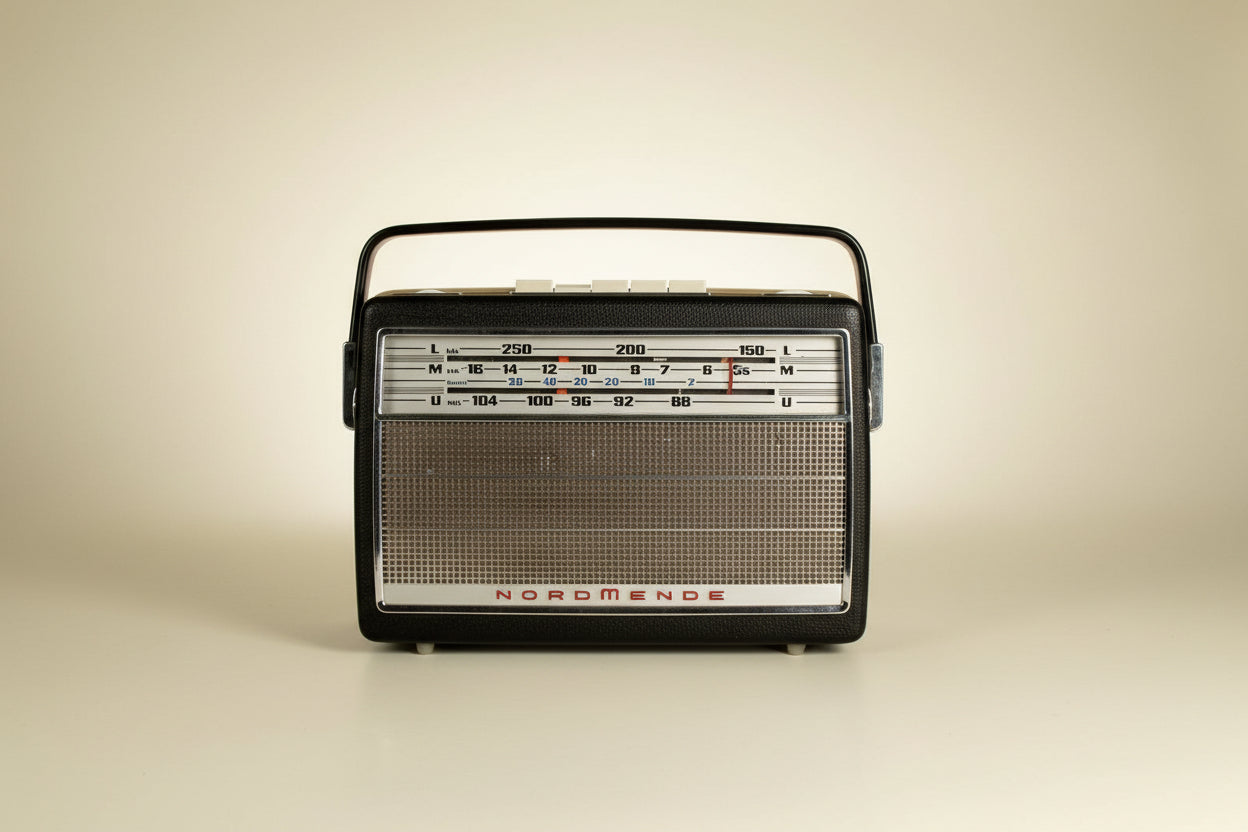 Vintage 1960s Nordmende Transita Deluxe UHF / MW / LW Transistor Radio