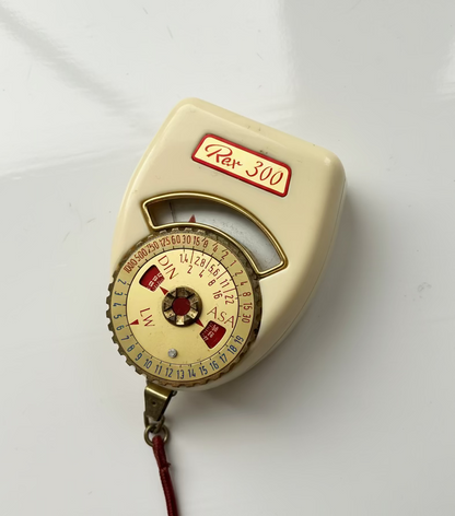 Vintage 1960s Rex 300 White Plastic Light Exposure Meter