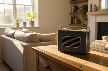 Vintage Hacker Herald RP37A VHF/FM Transistor Radio