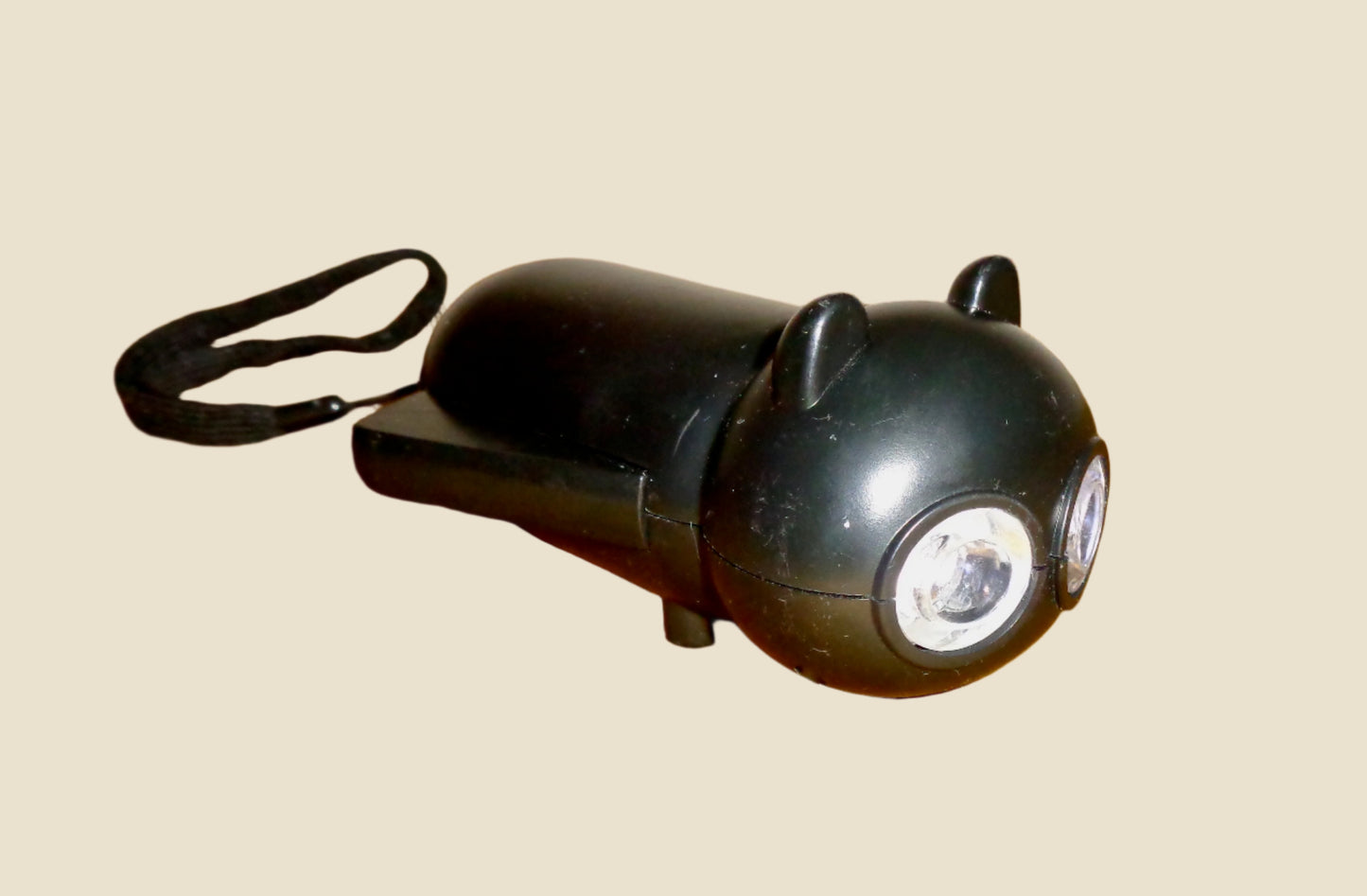 Vintage Kikkerland FL08 Novelty Cat Hand Powered Pocket Torch