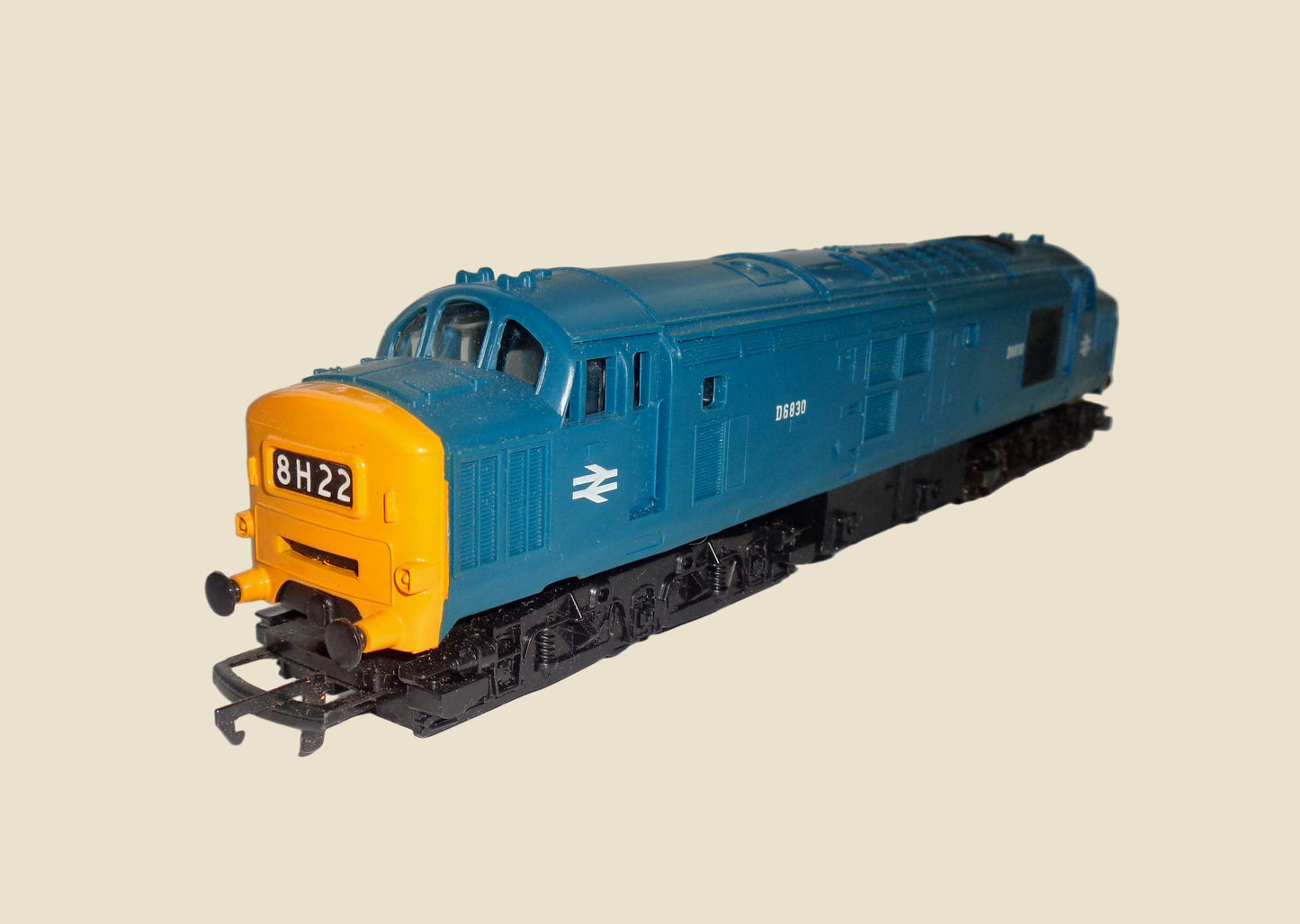 Vintage OO-Gauge Hornby R751 Diesel Locomotive BR Blue Class 37 D6830