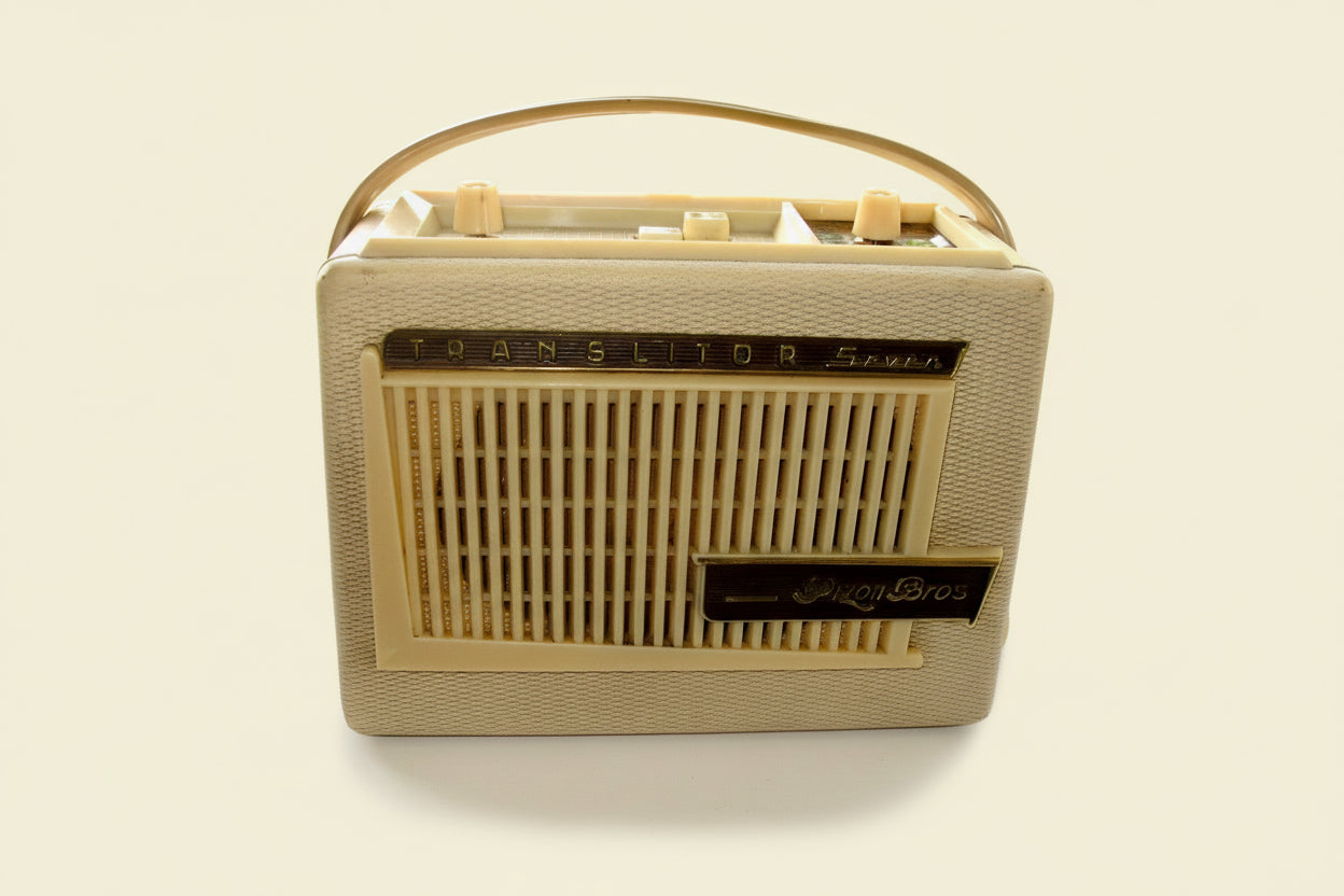 Vintage Pizon Bros Translitor Seven 59 MW / LW Transistor Radio